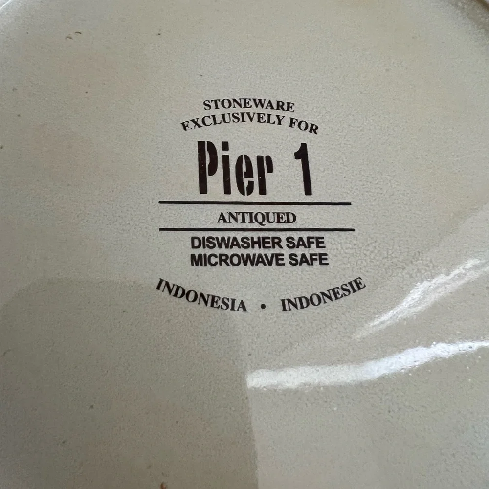 Pier 1 Beige Green Leaf Antiqued Stoneware Salad Plates Set of 4 Retired Brown